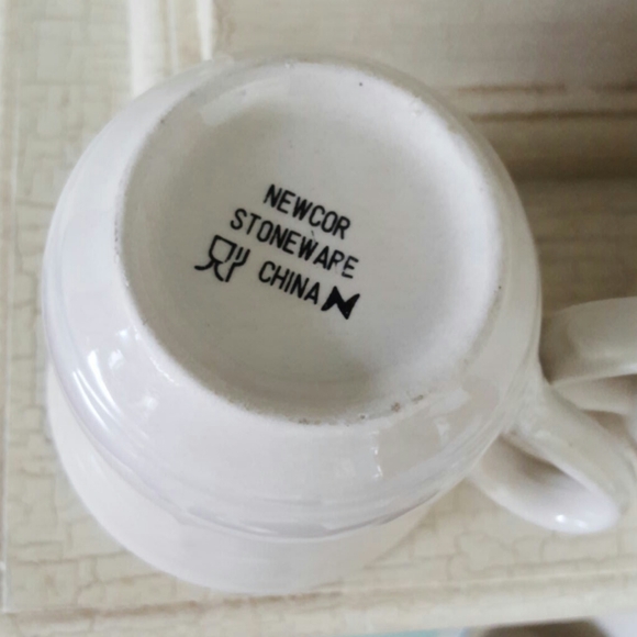 Vintage NEWCOR STONEWARE Mugs Set of 7 - Picture 6 of 8